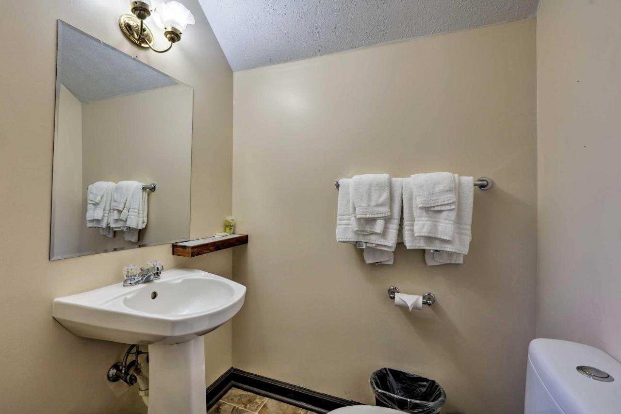 Burkesville Apt With Deck, Views And Pool Access! Exteriör bild