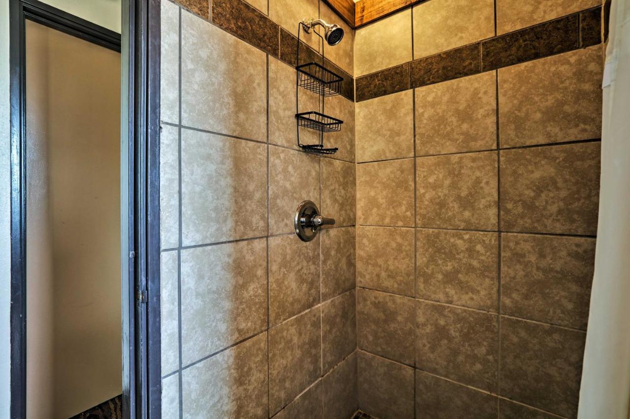 Burkesville Apt With Deck, Views And Pool Access! Exteriör bild