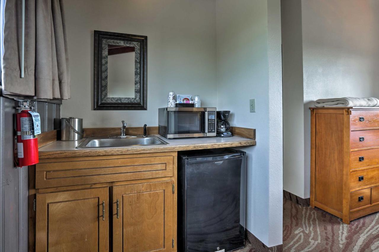 Burkesville Apt With Deck, Views And Pool Access! Exteriör bild